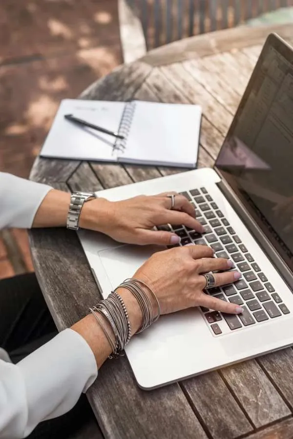 Éditeur de modèles de relance email